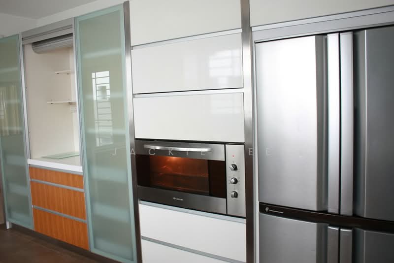 Coronation Village, 108A Coronation Road, 4 Bedrooms, 3,990 sqft, Semi-Detached House For Sale, by Jackie Lee, 500157785 - Kitchen - PropertyGuru.com.sg