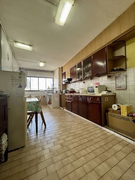 20 Saint George's Road, 20 Saint George's Road, 2 Bedrooms, 882 sqft, HDB Flat For Sale, by Irwin Samad, 500157791 - Kitchen - PropertyGuru.com.sg