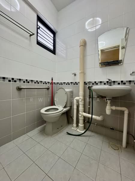20 Saint George's Road, 20 Saint George's Road, 2 Bedrooms, 882 sqft, HDB Flat For Sale, by Irwin Samad, 500157791 - Bathroom - PropertyGuru.com.sg