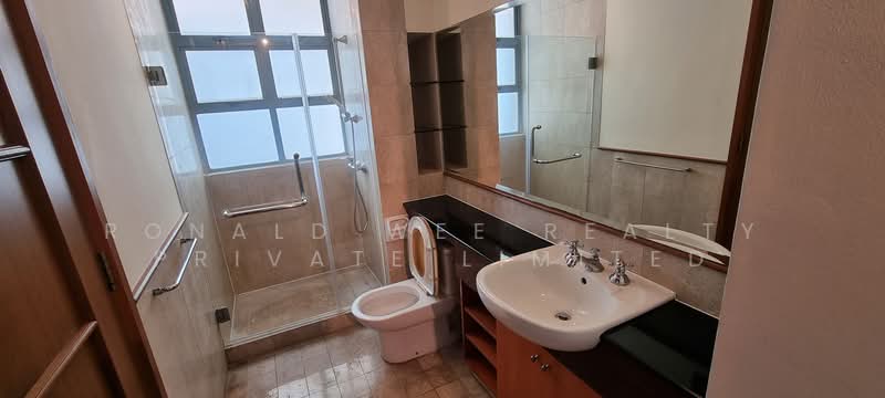 Craig Place, , 1 Bedroom, 570 sqft, Apartment For Rent, by RONALD, 500157796 - Bathroom - PropertyGuru.com.sg