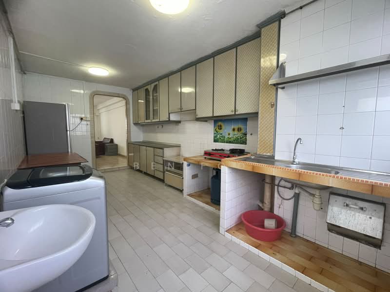 134 Bukit Batok West Avenue 6, 134 Bukit Batok West Avenue 6, 2 Bedrooms, 731 sqft, HDB Flat For Rent, by Ben Foo, 500157806 - Kitchen - PropertyGuru.com.sg