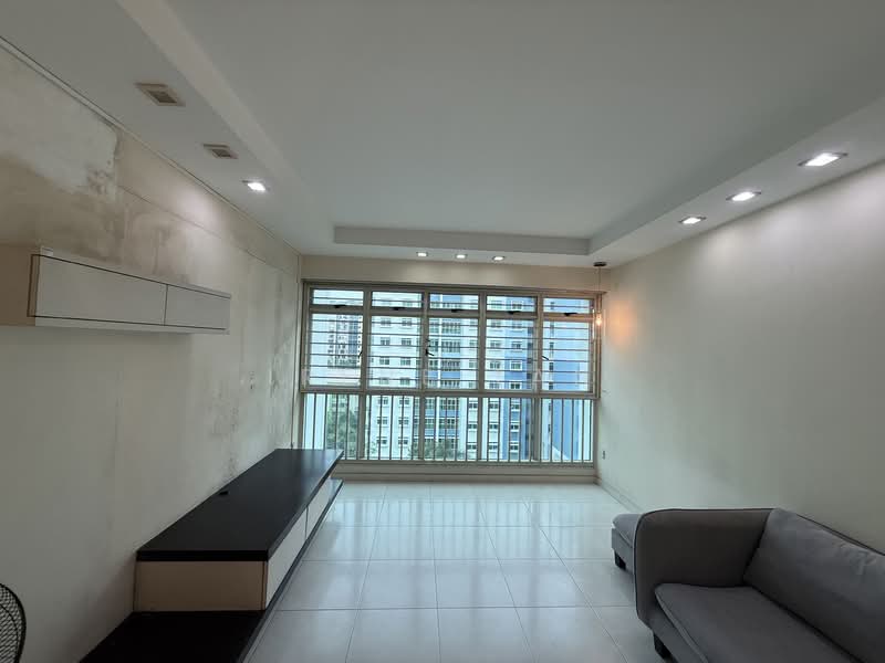 171A Edgedale Plains, 171A Edgedale Plains, 3 Bedrooms, 1,184 sqft, HDB Flat For Sale, by Irene Tan, 500157809 - Living Room - PropertyGuru.com.sg
