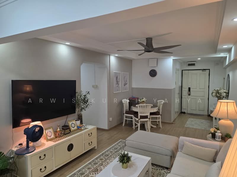 638 Woodlands Ring Road, 638 Woodlands Ring Road, 4 Bedrooms, 1,302 sqft, HDB Flat For Sale, by ARWIS KURNI YAHYA, 500157813 - Living Room - PropertyGuru.com.sg