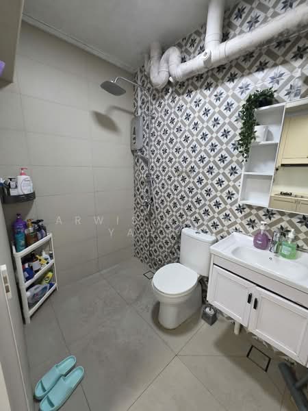 638 Woodlands Ring Road, 638 Woodlands Ring Road, 4 Bedrooms, 1,302 sqft, HDB Flat For Sale, by ARWIS KURNI YAHYA, 500157813 - Bathroom - PropertyGuru.com.sg