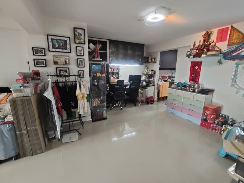 37 Teban Gardens Road, 37 Teban Gardens Road, 2 Bedrooms, 807 sqft, HDB Flat For Sale, by Andrew Yong, 500157815 - Study - PropertyGuru.com.sg
