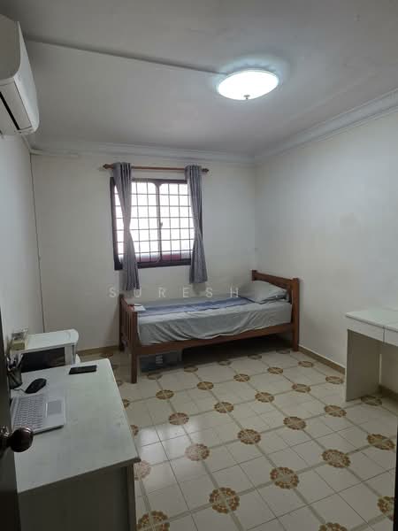 134 Yishun Street 11, 134 Yishun Street 11, 2 Bedrooms, 721 sqft, HDB Flat For Sale, by Suresh ., 500157824 - Bedroom - PropertyGuru.com.sg