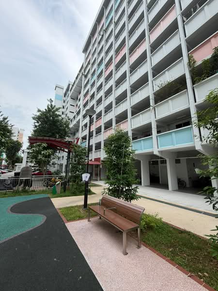 134 Yishun Street 11, 134 Yishun Street 11, 2 Bedrooms, 721 sqft, HDB Flat For Sale, by Suresh ., 500157824 - Exterior - PropertyGuru.com.sg