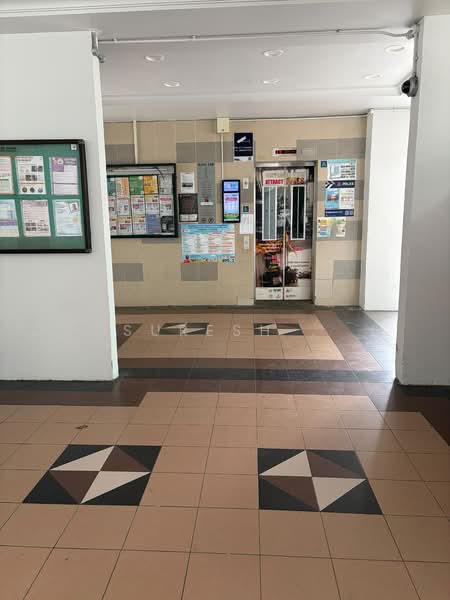 134 Yishun Street 11, 134 Yishun Street 11, 2 Bedrooms, 721 sqft, HDB Flat For Sale, by Suresh ., 500157824 - Corridor - PropertyGuru.com.sg