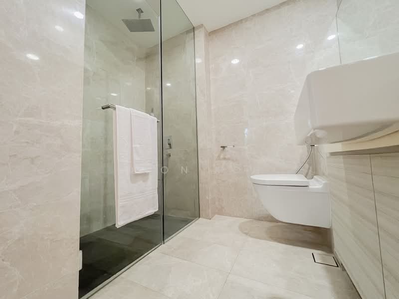 6 Derbyshire, 6 Derbyshire Road, 3 Bedrooms, 1,012 sqft, Condominium For Rent, by Dion Koh, 500157828 - Bathroom - PropertyGuru.com.sg