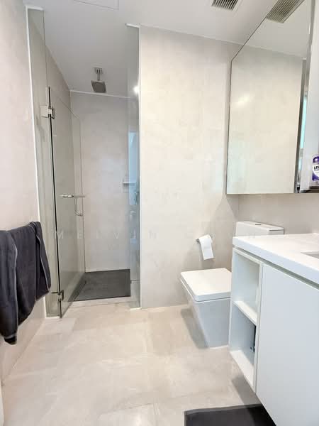 Kingsford Hillview Peak, 105 Hillview Rise, 1 Bedroom, 517 sqft, Condominium For Rent, by Melvin Chun, 500157839 - Bathroom - PropertyGuru.com.sg