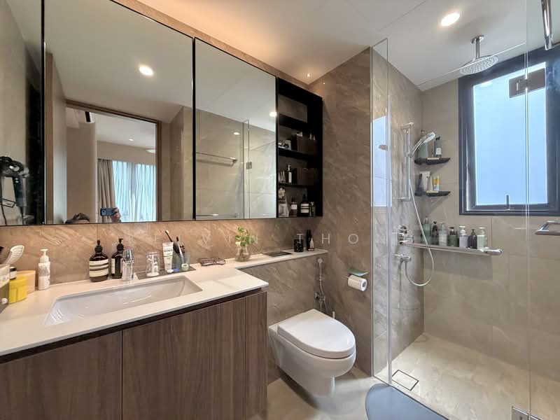 Whistler Grand, 109 West Coast Vale, 3 Bedrooms, 1,066 sqft, Condominium For Sale, by Kelvin Thong, 500157842 - Master bath - PropertyGuru.com.sg