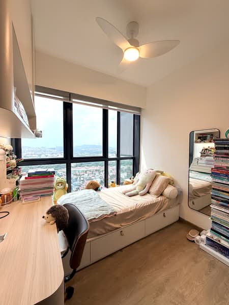 Whistler Grand, 109 West Coast Vale, 3 Bedrooms, 1,066 sqft, Condominium For Sale, by Kelvin Thong, 500157842 - Bedroom 3 - PropertyGuru.com.sg