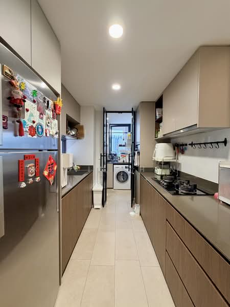 Whistler Grand, 109 West Coast Vale, 3 Bedrooms, 1,066 sqft, Condominium For Sale, by Kelvin Thong, 500157842 - Kitchen - PropertyGuru.com.sg