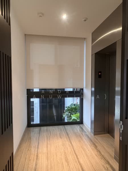 Goodwood Residence, 261 Bukit Timah Road, 3 Bedrooms, 1,948 sqft, Condominium For Rent, by Andria (Tanuwijaya), 500157843 - Corridor - PropertyGuru.com.sg