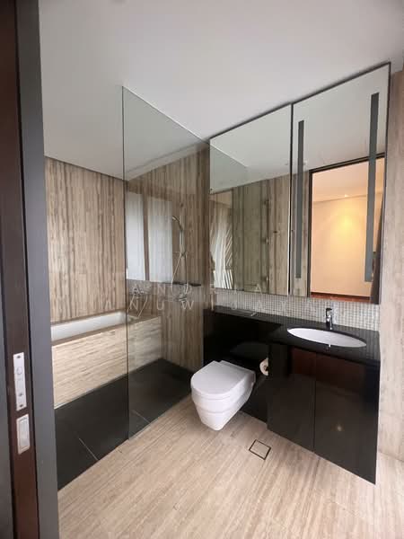 Goodwood Residence, 261 Bukit Timah Road, 3 Bedrooms, 1,948 sqft, Condominium For Rent, by Andria (Tanuwijaya), 500157843 - Bathroom - PropertyGuru.com.sg