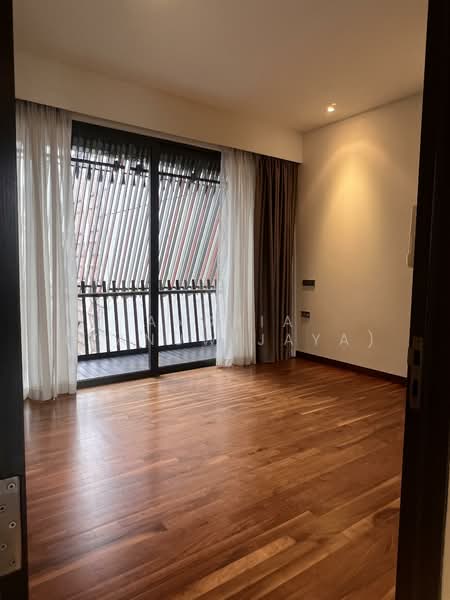 Goodwood Residence, 261 Bukit Timah Road, 3 Bedrooms, 1,948 sqft, Condominium For Rent, by Andria (Tanuwijaya), 500157843 - Balcony - PropertyGuru.com.sg