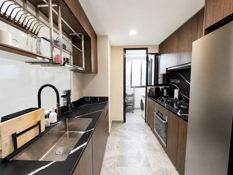 The Commodore, 59 Canberra Drive, 4 Bedrooms, 1,356 sqft, Condominium For Sale, by Yumi Leong, 500157850 - Kitchen - PropertyGuru.com.sg