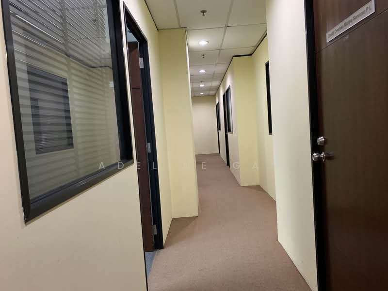 Ruby Warehouse Complex, 8 Kaki Bukit Rd 2, Eunos / Geylang / Paya Lebar, 300 sqft, Factory / Workshop (B2) For Rent, by Adeline Gan, 500157869 - Corridor - CommercialGuru.com.sg