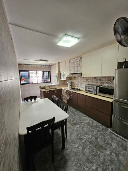 102 Jurong East Street 13, 102 Jurong East Street 13, 3 Bedrooms, 1,012 sqft, HDB Flat For Rent, by Jacent Jj Ong, 500157875 - Kitchen - PropertyGuru.com.sg