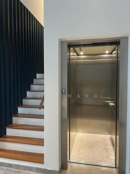 D15 3 storey intermediate terrace with lift @ Joo Chiat, , 5 Bedrooms, 4,384 sqft, Terraced House For Sale, by June Wang, 500157878 - Brand new lift - PropertyGuru.com.sg
