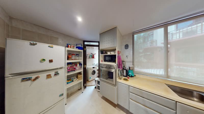 Fairmount Condo, 30 Eastwood Road, 2 Bedrooms, 1,258 sqft, Condominium For Sale, by Yvette Lim, 500157883 - Kitchen - PropertyGuru.com.sg
