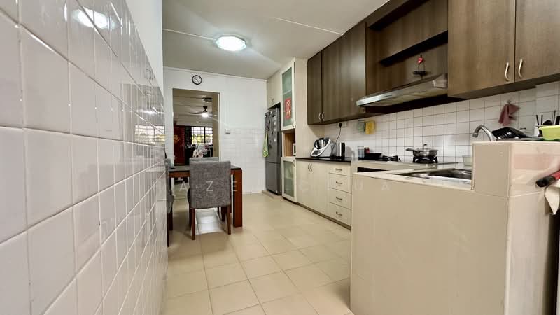 221 Tampines Street 24, 221 Tampines Street 24, 2 Bedrooms, 786 sqft, HDB Flat For Sale, by Hazel Chua, 500157886 - Kitchen - PropertyGuru.com.sg