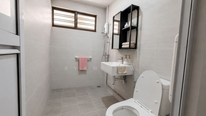 156 Bishan Street 13, 156 Bishan Street 13, 3 Bedrooms, 1,119 sqft, HDB Flat For Sale, by Ryan Low, 500157890 - Bathroom - PropertyGuru.com.sg