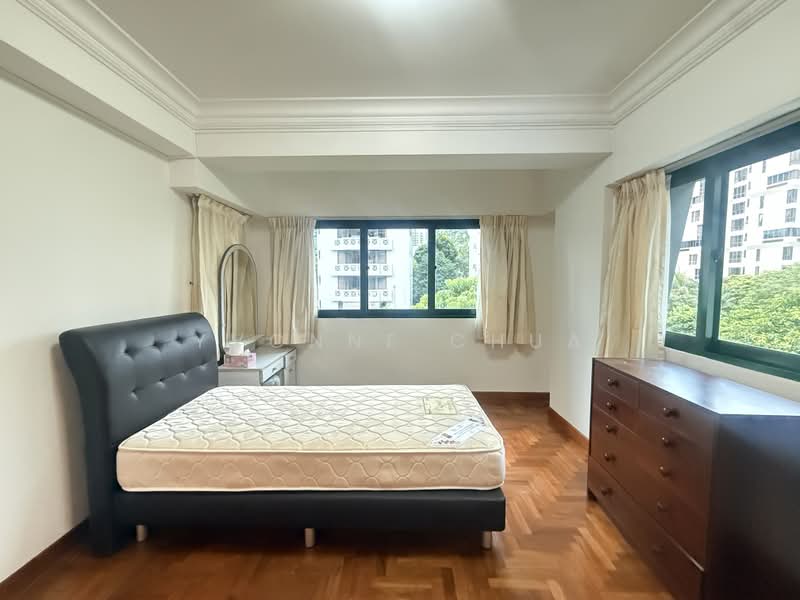 Surrey Court, 12 Surrey Court, 4 Bedrooms, 1,650 sqft, Condominium For Rent, by Yvonne Chua, 500157922 - Bedroom - PropertyGuru.com.sg