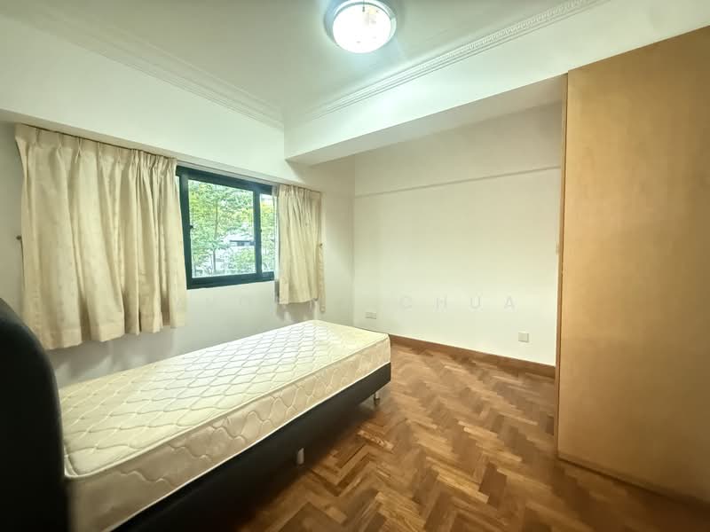 Surrey Court, 12 Surrey Court, 4 Bedrooms, 1,650 sqft, Condominium For Rent, by Yvonne Chua, 500157922 - Bedroom - PropertyGuru.com.sg
