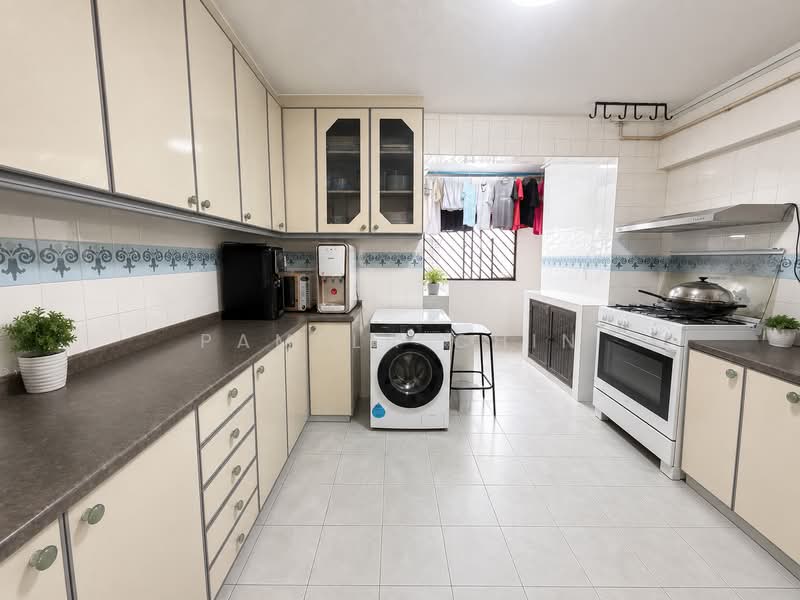 866 Tampines Street 83, 866 Tampines Street 83, 3 Bedrooms, 1,302 sqft, HDB Flat For Rent, by Pamela Chin, 500157929 - Kitchen - PropertyGuru.com.sg