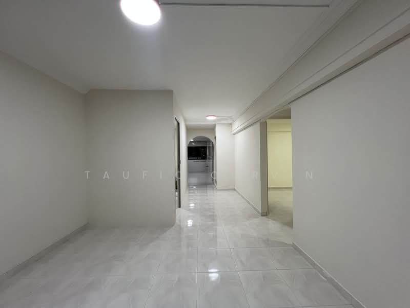 530 Bedok North Street 3, 530 Bedok North Street 3, Room Rental, 100 sqft, HDB Flat For Rent, by Taufiq Corvin, 500157936 - Corridor - PropertyGuru.com.sg