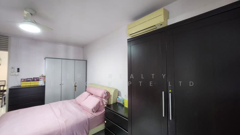 486 Pasir Ris Drive 4, 486 Pasir Ris Drive 4, 4 Bedrooms, 1,335 sqft, HDB Flat For Sale, by MARTIN, 500157940 - Bedroom - PropertyGuru.com.sg
