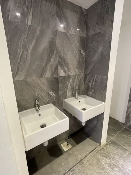 Arab Street, Arab Street, 2,665 sqft, Shop / Shophouse For Rent, by Inderjit Singh, 500157948 - Bathroom - CommercialGuru.com.sg