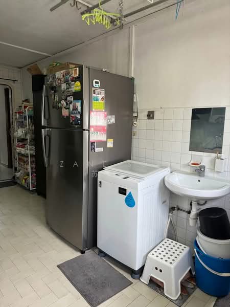 220 Yishun Street 21, 220 Yishun Street 21, 2 Bedrooms, 721 sqft, HDB Flat For Rent, by Zane Soo 苏昱能, 500157958 - Kitchen - PropertyGuru.com.sg