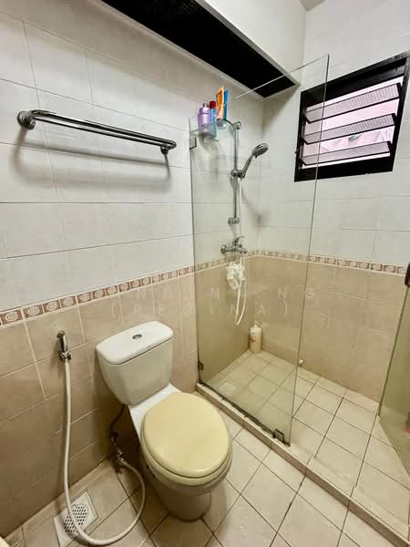 157D Rivervale Crescent, 157D Rivervale Crescent, 3 Bedrooms, 1,190 sqft, HDB Flat For Sale, by Nandini Ng (Regina), 500157959 - Bathroom - PropertyGuru.com.sg