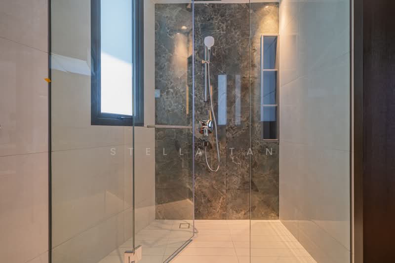Villas @ Greenbank Park, 50 Greenbank Park, 6 Bedrooms, 5,446 sqft, Semi-Detached House For Sale, by Stella Tan, 500157961 - Bathroom - PropertyGuru.com.sg