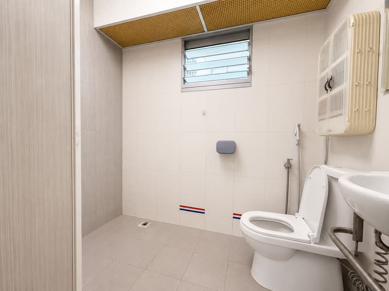 233B Sumang Lane, 233B Sumang Lane, 3 Bedrooms, 1,001 sqft, HDB Flat For Sale, by Andy Ong, 500157965 - Master Bathroom - PropertyGuru.com.sg