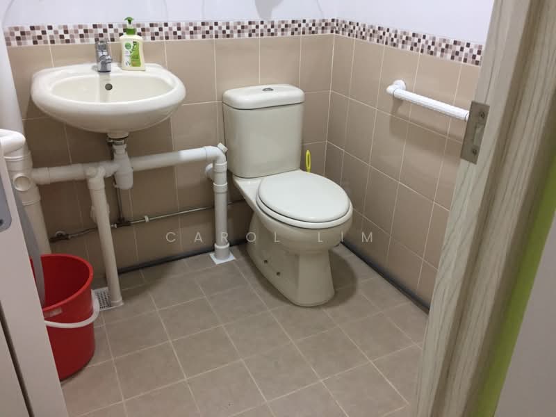 738 Yishun Street 72, 738 Yishun Street 72, 3 Bedrooms, 1,098 sqft, HDB Flat For Rent, by Carol Lim, 500157978 - Bathroom - PropertyGuru.com.sg