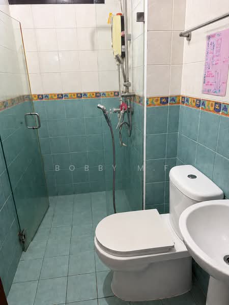 626 Senja Road, 626 Senja Road, 3 Bedrooms, 968 sqft, HDB Flat For Sale, by Bobby M.F, 500157980 - Bathroom - PropertyGuru.com.sg