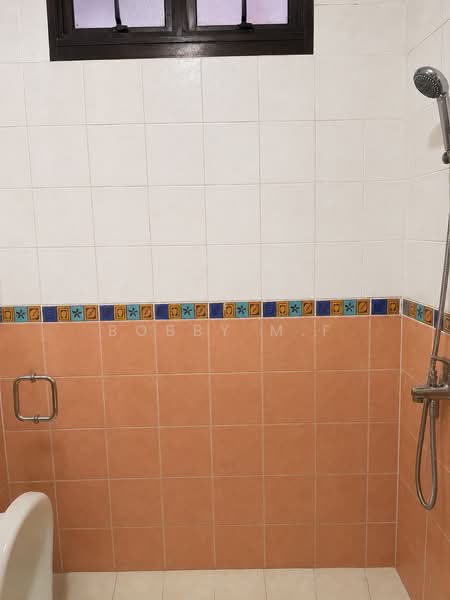 626 Senja Road, 626 Senja Road, 3 Bedrooms, 968 sqft, HDB Flat For Sale, by Bobby M.F, 500157980 - Bathroom - PropertyGuru.com.sg