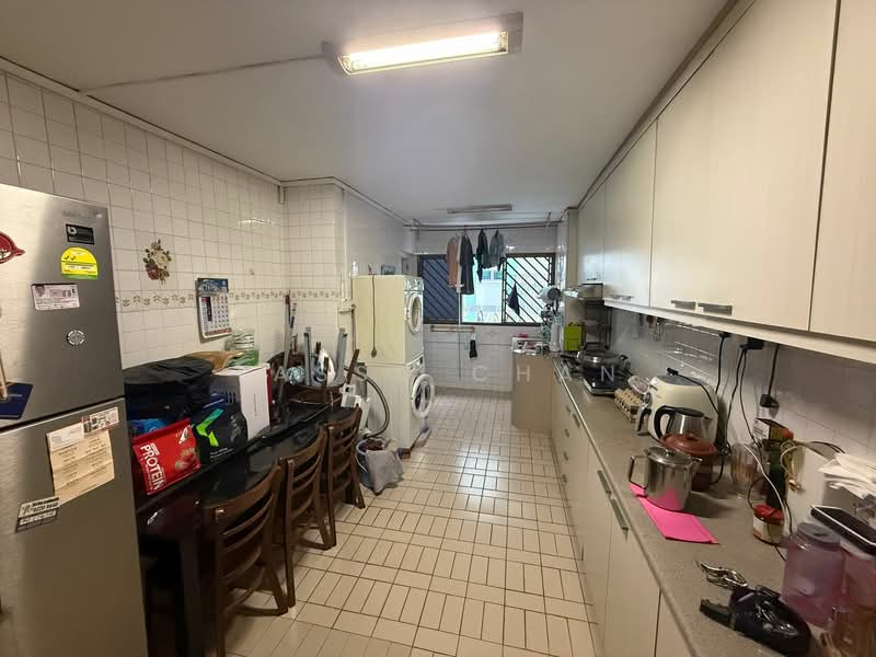 445 Tampines Street 42, 445 Tampines Street 42, 2 Bedrooms, 689 sqft, HDB Flat For Sale, by Tasso Chan, 500157990 - Kitchen - PropertyGuru.com.sg