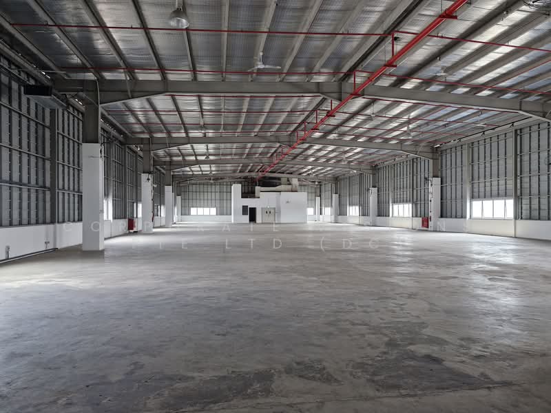 Warehouse in Changi South for Rent, Changi South, 17,000 sqft, Warehouse For Rent, by DENNIS CHENG, 500157995 - Interior - CommercialGuru.com.sg