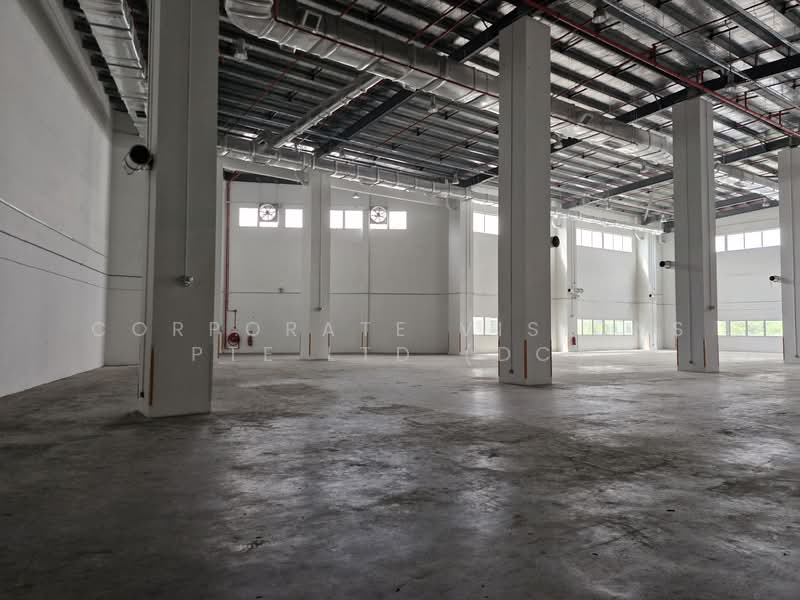Warehouse in Changi South for Rent, Changi South, 17,000 sqft, Warehouse For Rent, by DENNIS CHENG, 500157995 - Interior - CommercialGuru.com.sg