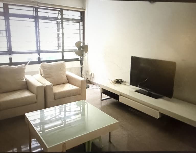 421 Canberra Road, 421 Canberra Road, Room Rental, 130 sqft, HDB Flat For Rent, by Koo Chee Li, 500157996 - Living Room - PropertyGuru.com.sg