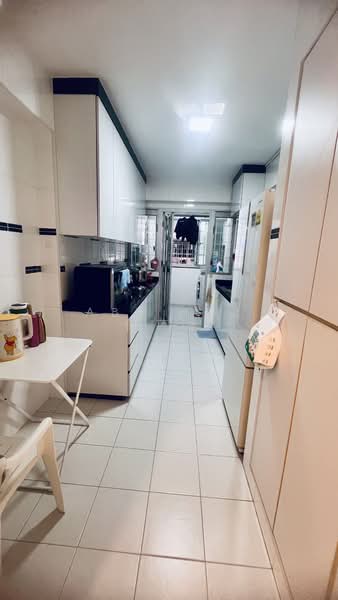 424C Yishun Avenue 11, 424C Yishun Avenue 11, 3 Bedrooms, 990 sqft, HDB Flat For Sale, by Aby Hoe 何惠冰, 500158005 - Kitchen - PropertyGuru.com.sg