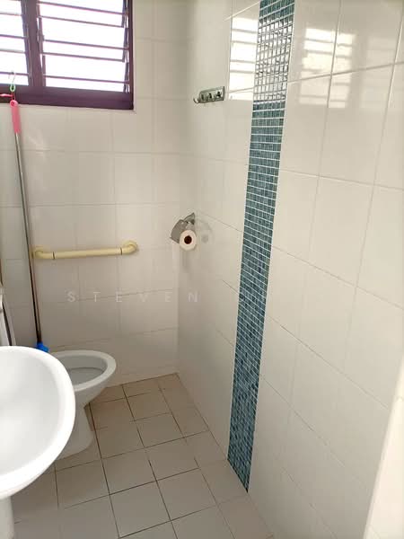 279 Yishun Street 22, 279 Yishun Street 22, Room Rental, 120 sqft, HDB Flat For Rent, by Steven Choo, 500158008 - Bathroom - PropertyGuru.com.sg
