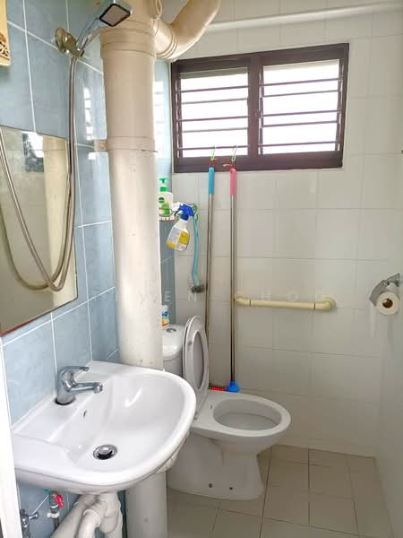 279 Yishun Street 22, 279 Yishun Street 22, Room Rental, 120 sqft, HDB Flat For Rent, by Steven Choo, 500158008 - Bathroom - PropertyGuru.com.sg