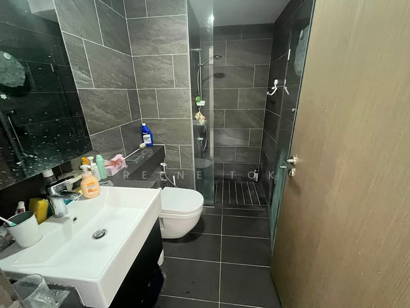 Affinity At Serangoon, , 2 Bedrooms, 753 sqft, Condominium For Rent, by Reene Tok, 500158009 - Bathroom - PropertyGuru.com.sg
