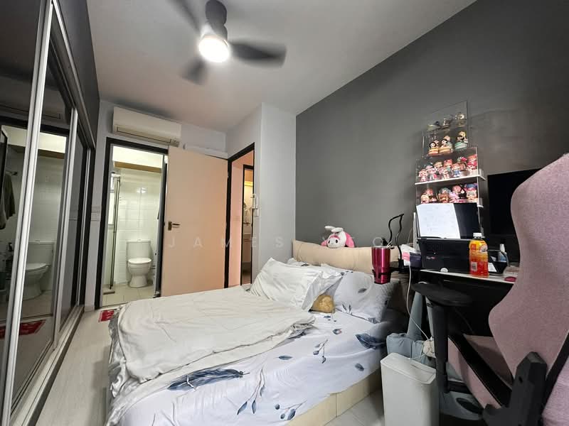 117B Jalan Tenteram, 117B Jalan Tenteram, 2 Bedrooms, 721 sqft, HDB Flat For Sale, by James Yeo, 500158014 - Bedroom - PropertyGuru.com.sg
