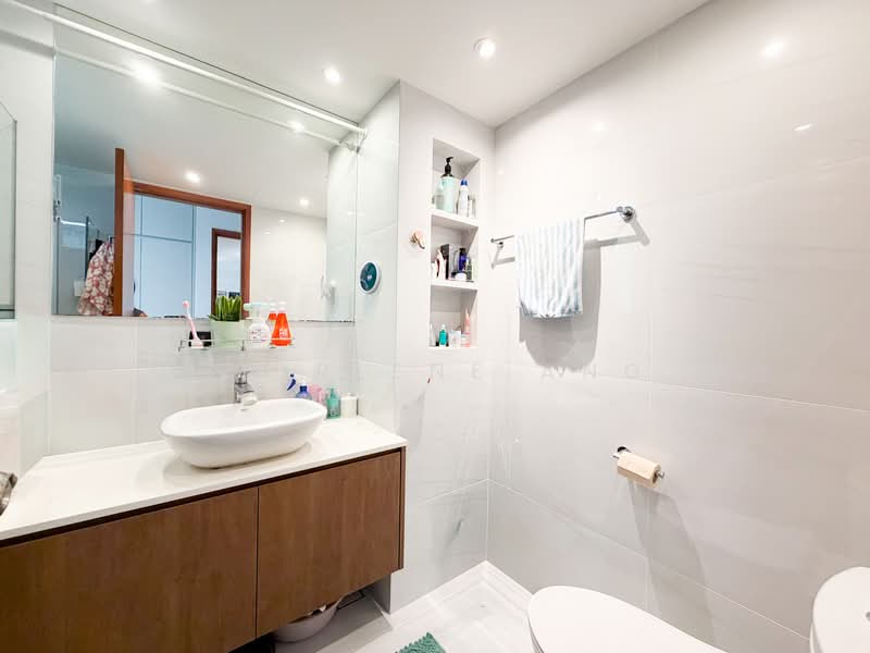 Lilydale, 550 Yishun Ave 6, 3 Bedrooms, 1,195 sqft, Condominium For Sale, by Shirlene Ang, 500158016 - Bathroom - PropertyGuru.com.sg